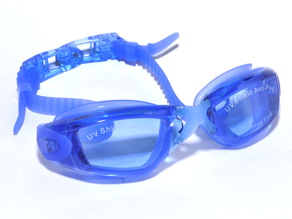 Очки для плавания ARYCA. Материал оправы - силикон, съёмная переносица, линзы - антизапотевающее покрытие , беруши в комплекте. 89В
