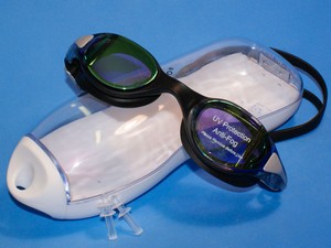 Очки для плавания МС1970 -СЕ цвет черный с серыми вставками купить оптом у поставщика sprinter-opt.ru